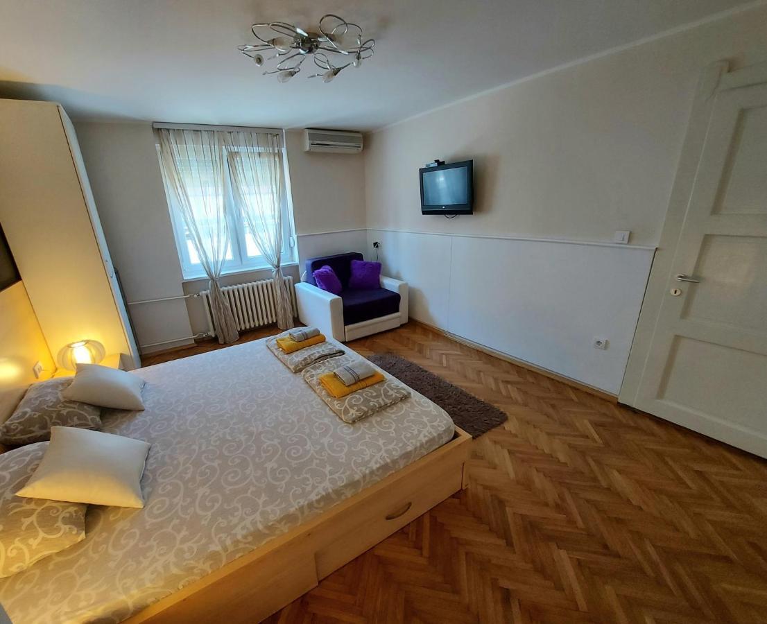 Central Apartment With Garage Nowy Sad Zewnętrze zdjęcie