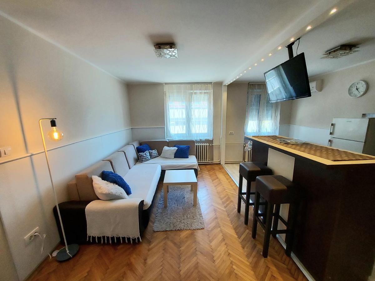 Central Apartment With Garage Nowy Sad Zewnętrze zdjęcie