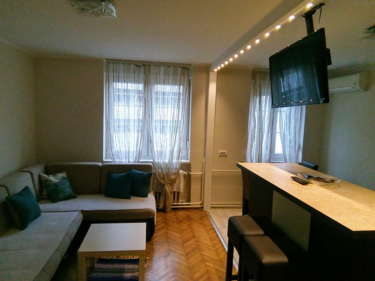 Central Apartment With Garage Nowy Sad Zewnętrze zdjęcie